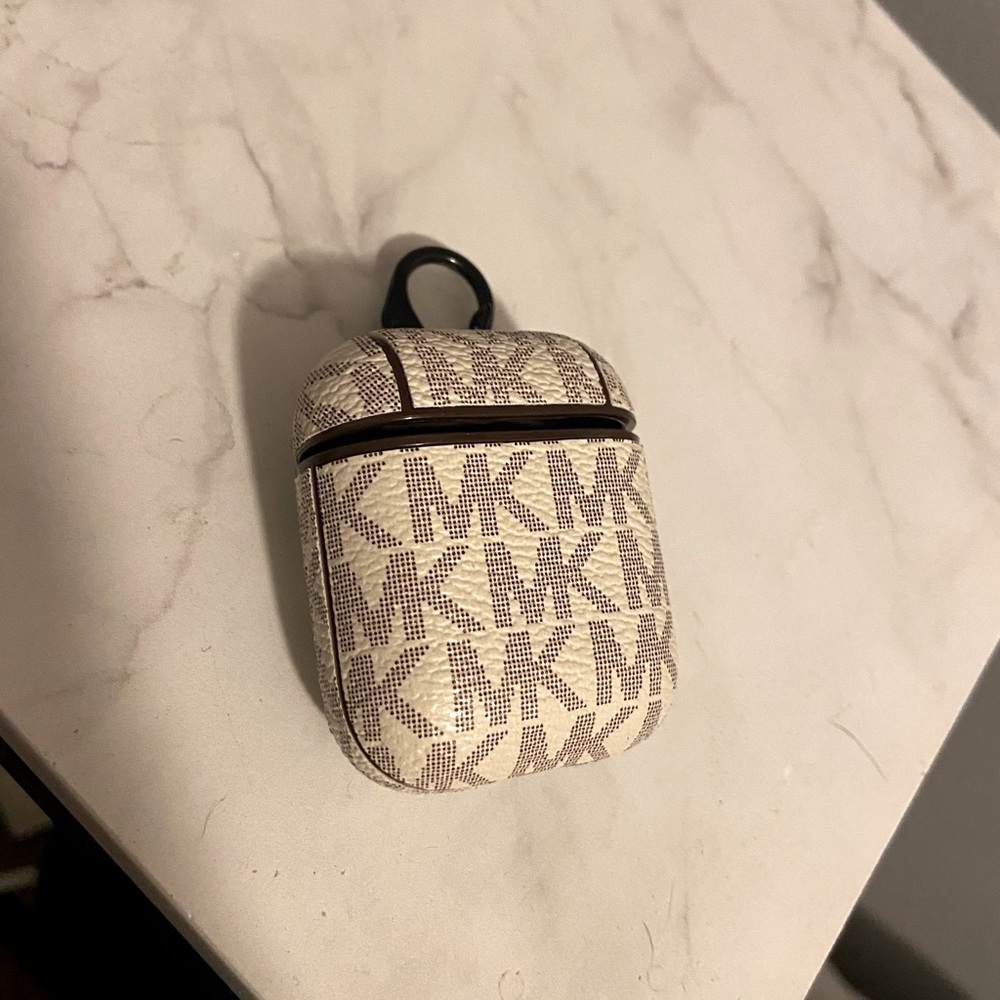 Michael kors AirPod case
